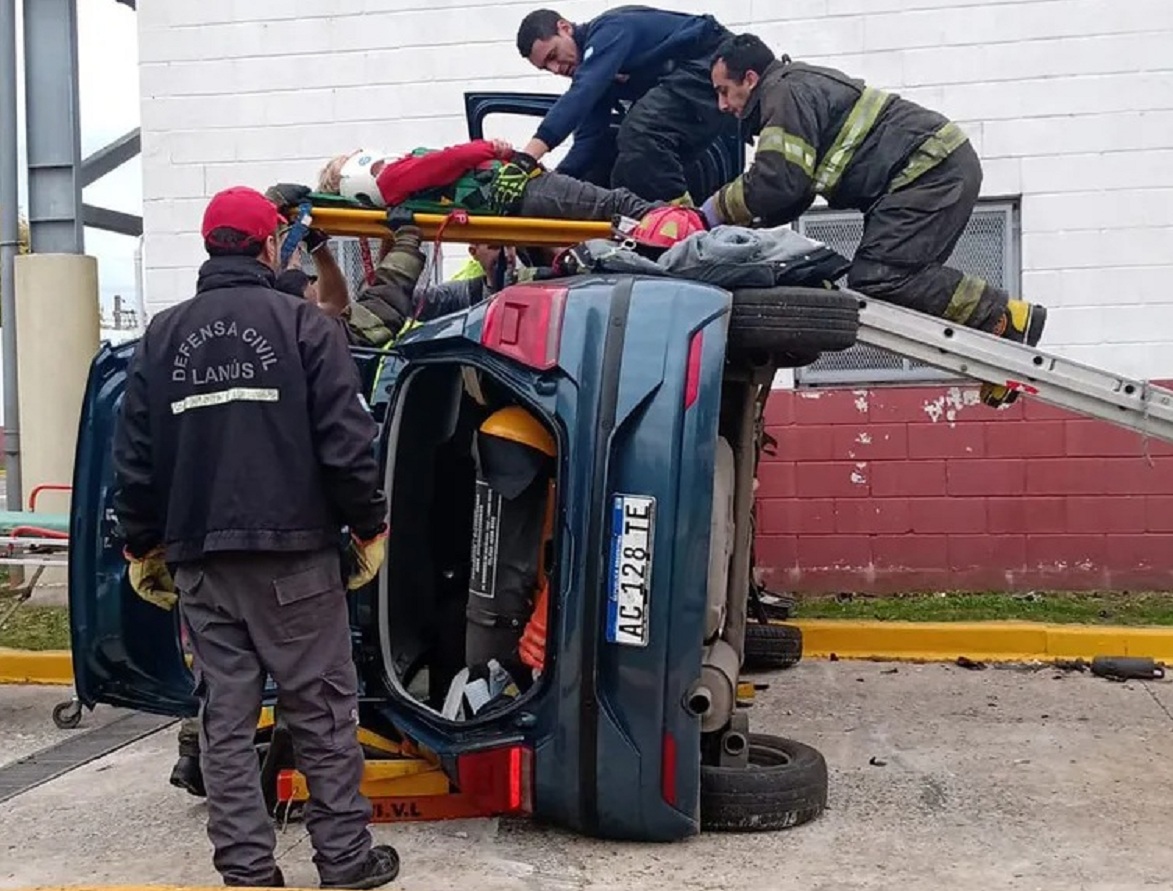 Insólito: fue a rendir el examen de manejo y volcó