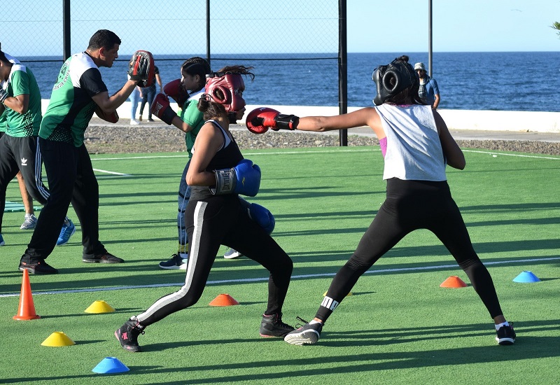 Escuelas Municipales de Boxeo realizaron una demostración en la Costanera