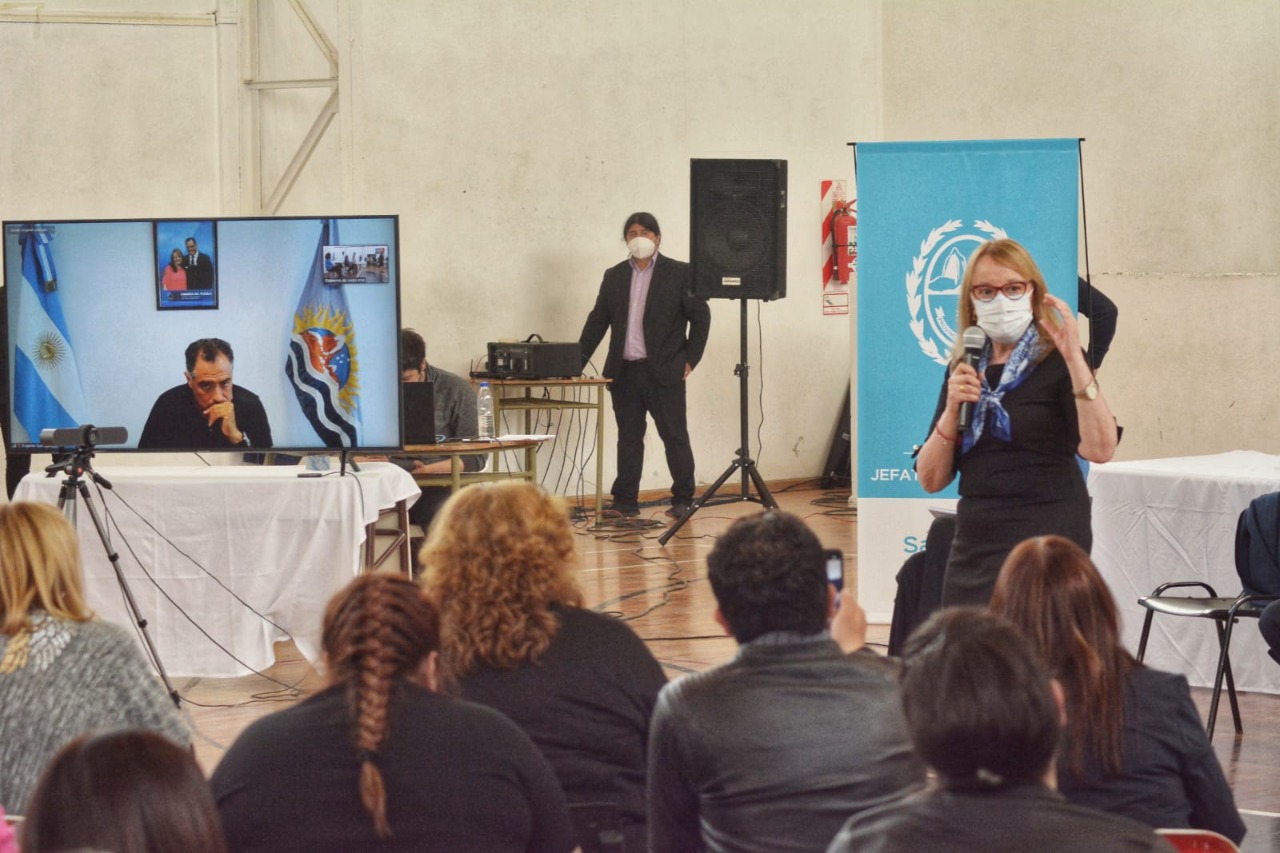 Silva afirmó que buscarán preservar la mayor cantidad de puestos en Carrefour