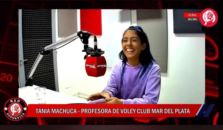 Tania Machuca, habló de sus 3 pasiones: voley, hockey y las danzas folclóricas. 