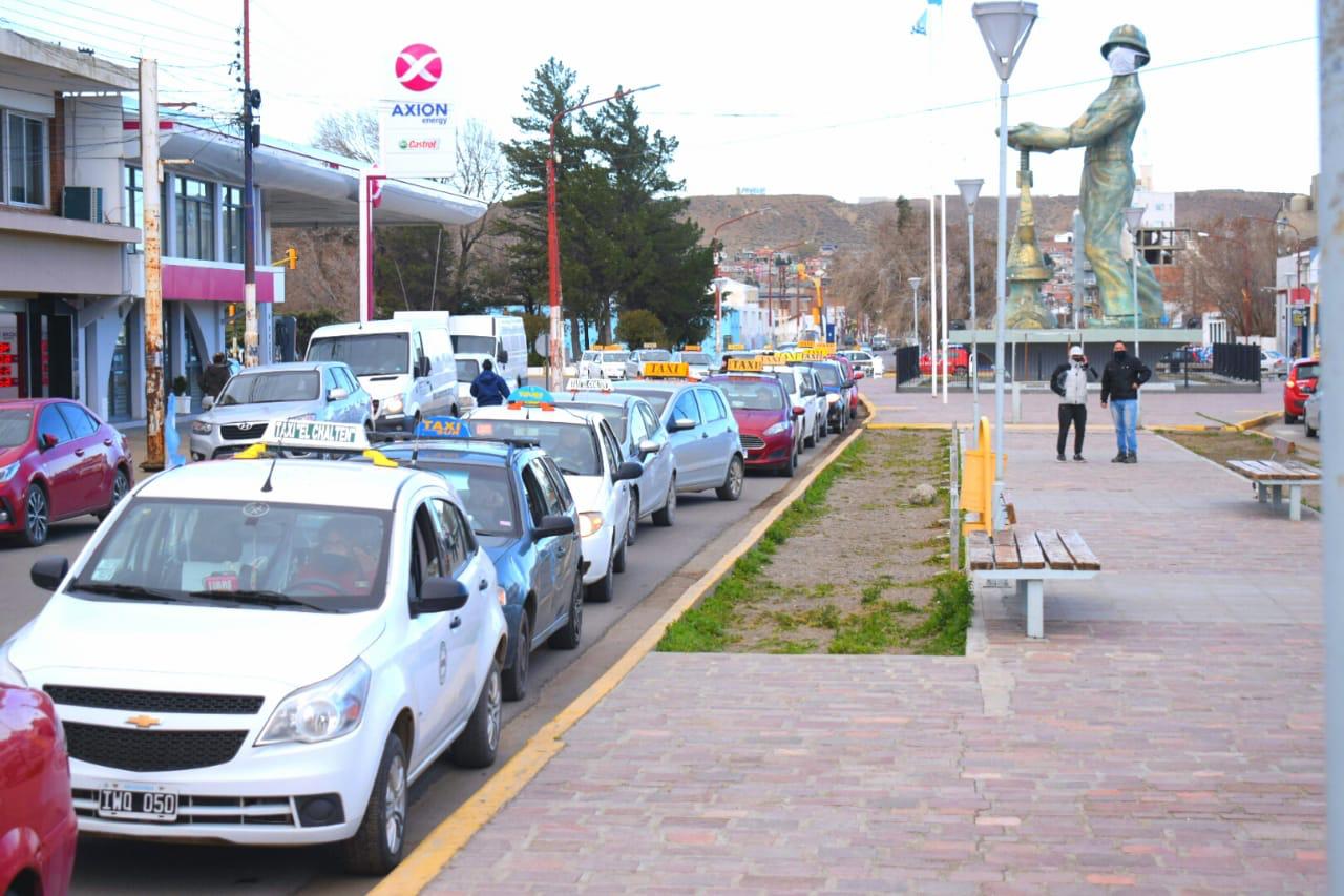El municipio autorizo nuevo aumento a los Taxis: La bajada bandera saldrá $51,18 y cada 80 metros la ficha saldrá $3,57