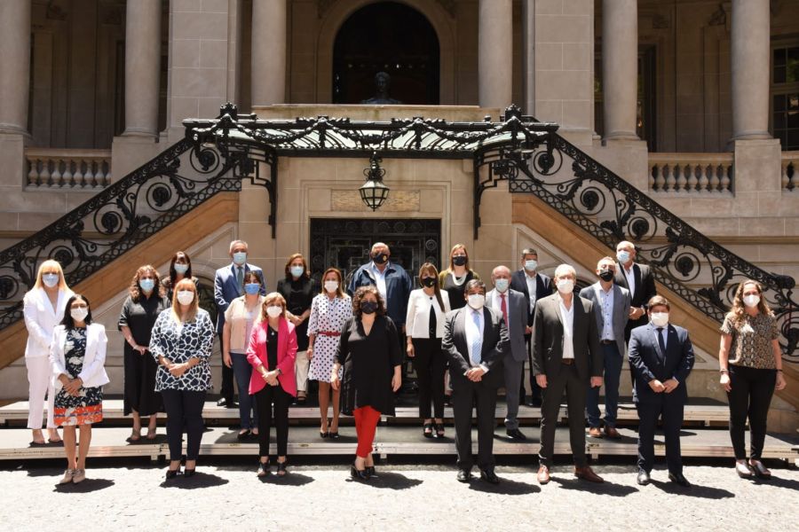 Santa Cruz participó en el COFESA, donde hablaron de la cepa 