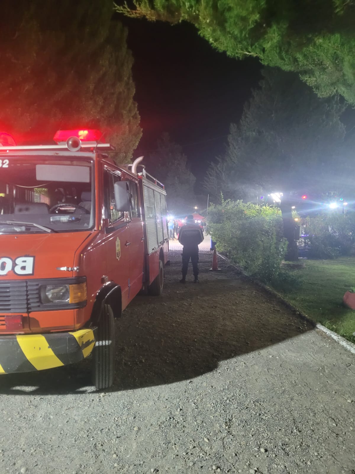 Bomberos controlan falla eléctrica en domicilio particular