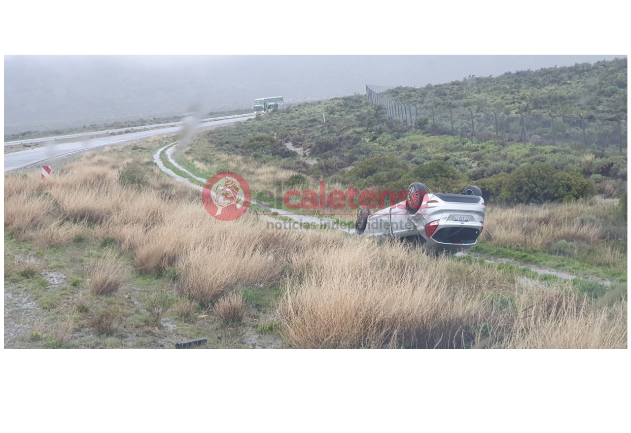 Volcó por la lluvia y el mal estado de la Ruta  N° 3
