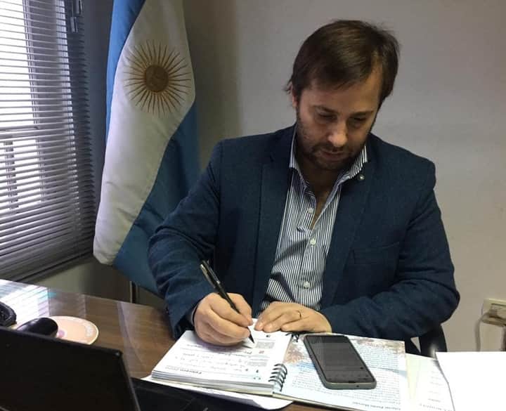 Solicitaremos un 25% de aumento por decreto a toda la administración publica y los pasivos