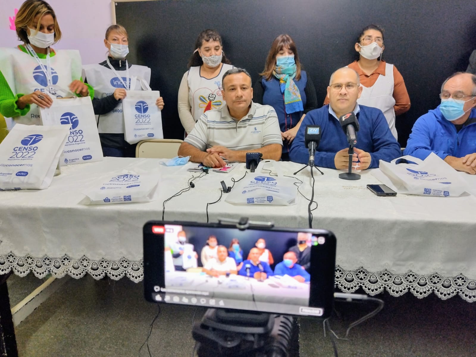 Caleta Olivia: Presentaron la indumentaria oficial de los censistas 