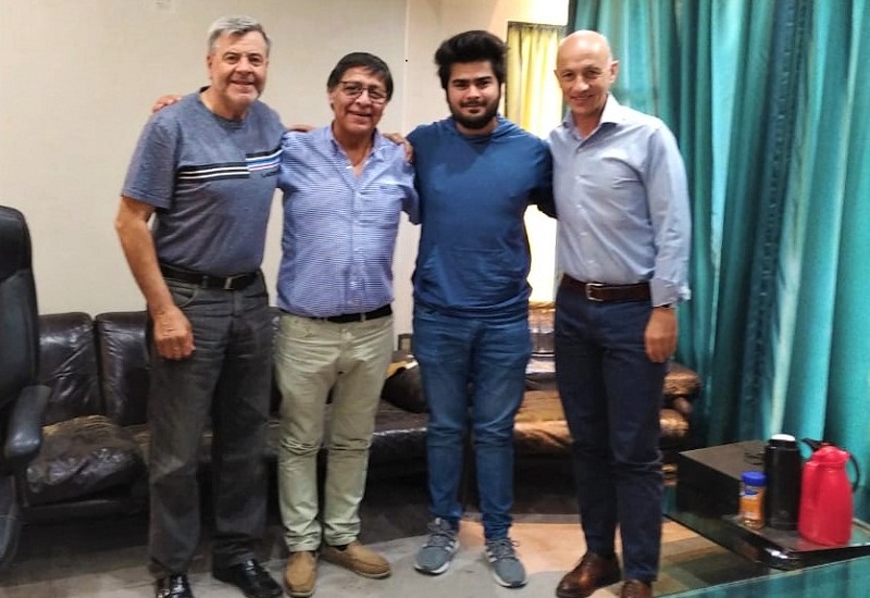 El presidente Miguel Troncoso saludó y felicitó al joven ingeniero David Trejo
