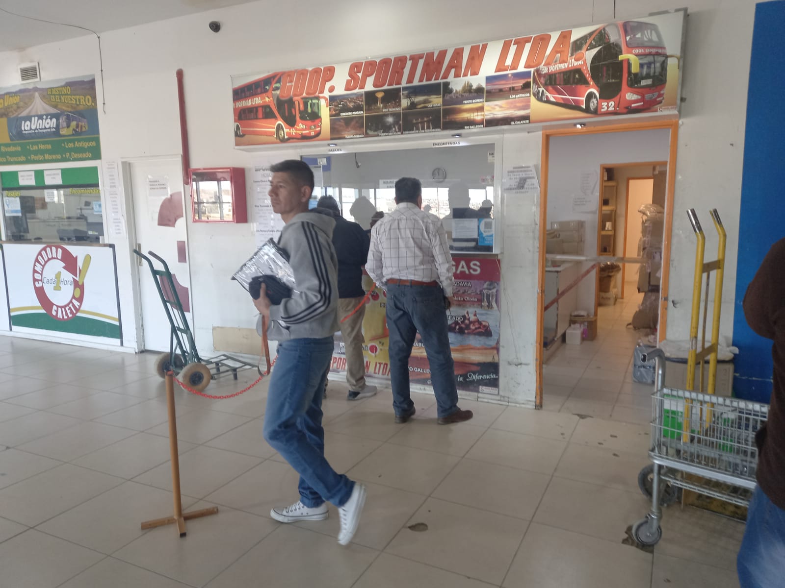 Importante intervención policial en Cañadón Seco: secuestraron una camioneta por alcoholemia positiva de 2,28