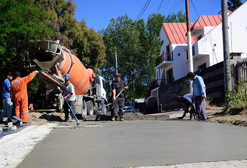 A falta de la financiamiento nacional, el municipio impondrá un impuesto para pavimentar  calles de Caleta 