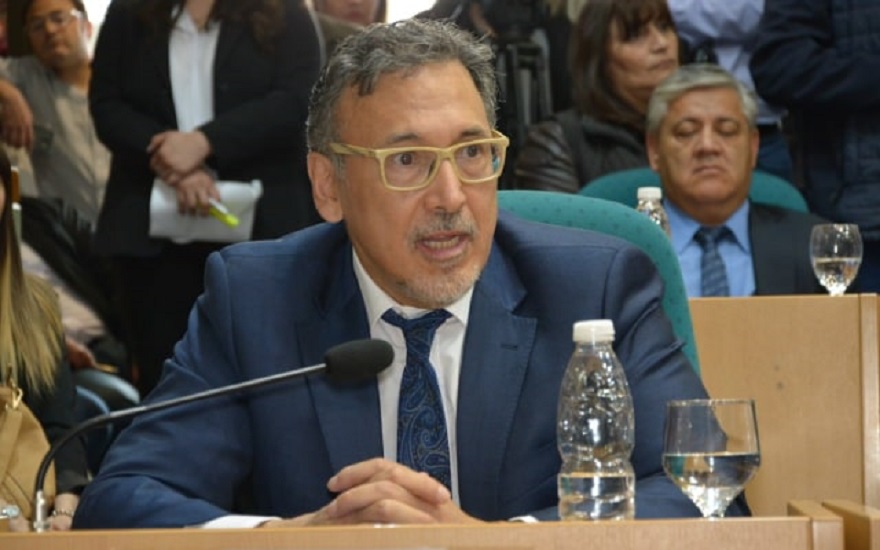 Pérez Gallart: “Es necesario que el Banco Santa Cruz tome medidas urgentes en beneficio de los trabajadores”