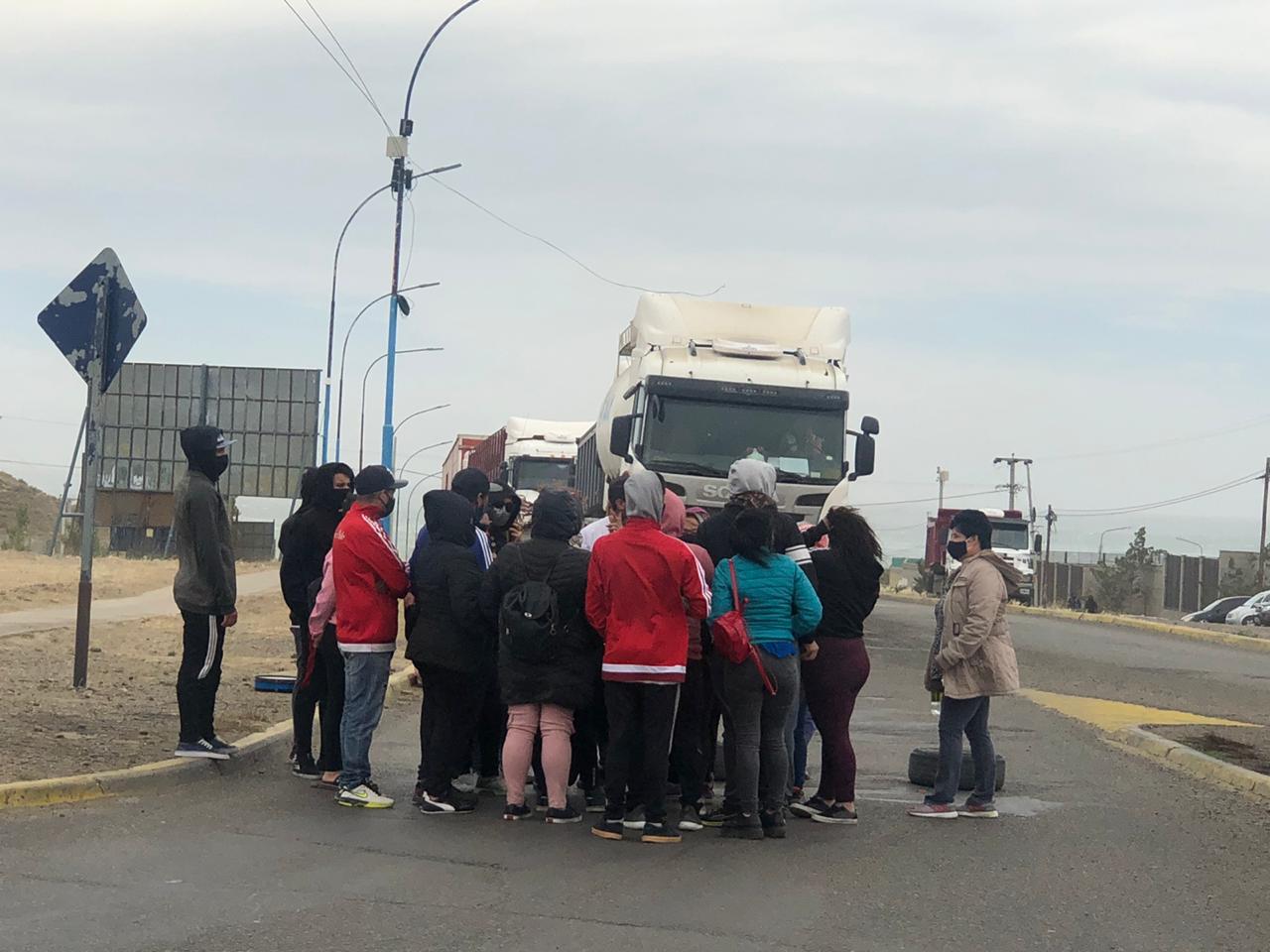 La agrupación 11 de noviembre cortó la ruta porque les faltaba pan dulce y leche a los módulos alimentarios entregados