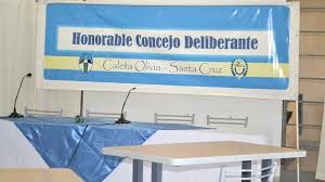 El concejo define este miércoles si habrá sesión virtual y Paola Alvarez presentó un repudio contra el contador Pagano