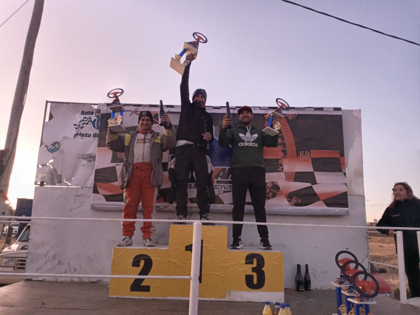 Ezequiel Escur y Cristian Galman, los grandes ganadores de la tercera del Pro Kart Caletense