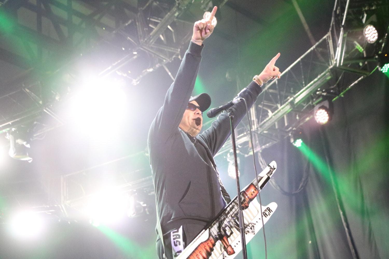 Fiesta del Lago Argentino: Damas Gratis puso a bailar a todo el Anfiteatro