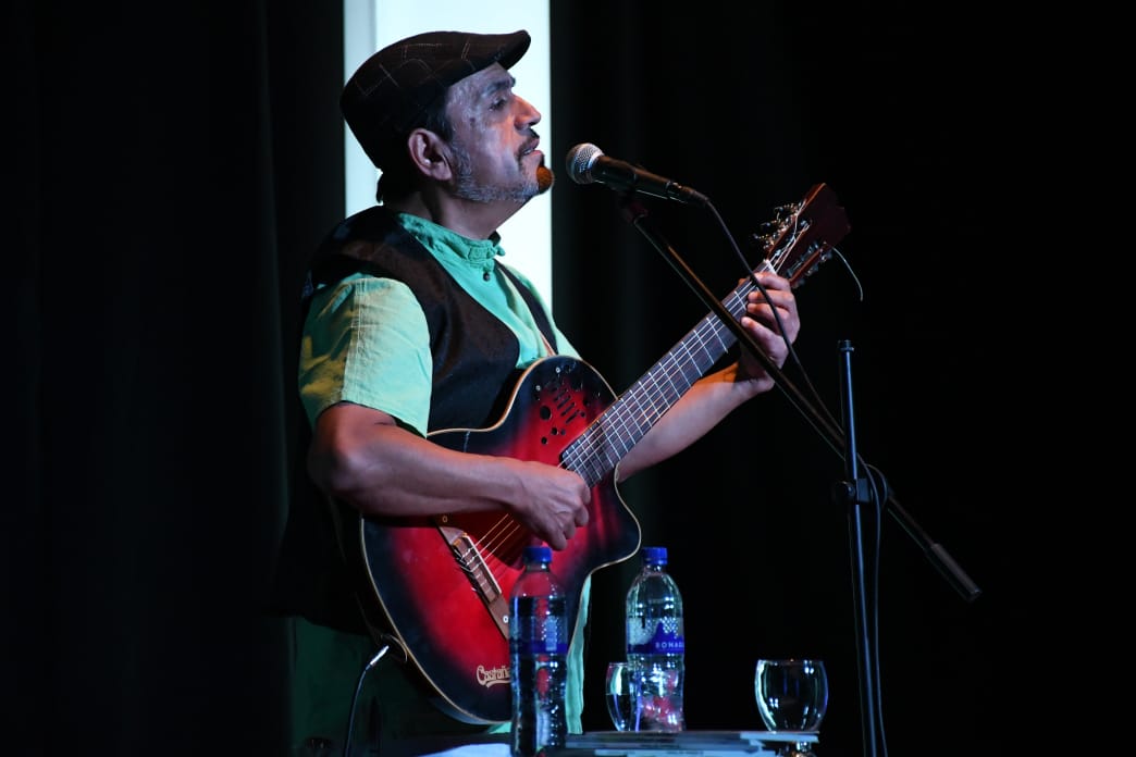 Eduardo Guajardo regresó a Río Gallegos con su disco 