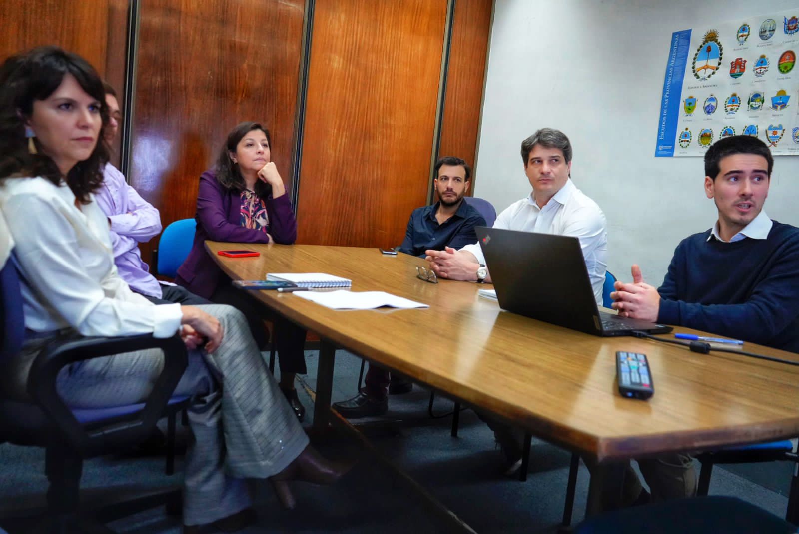 120 agentes y efectivos trabajan en la búsqueda de los dos niños y la contención de sus familias