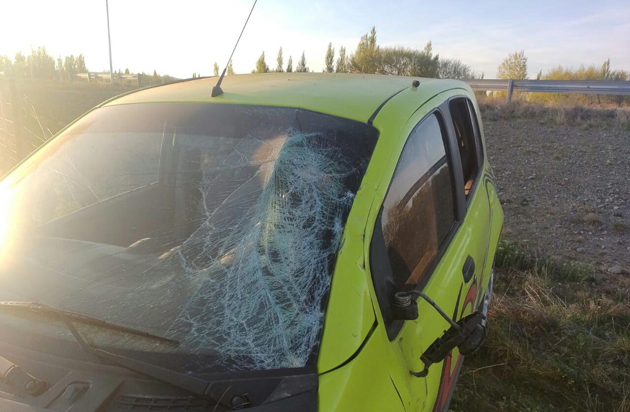 Robó un auto, lo chocó y lo tuvieron que trasladar por heridas graves