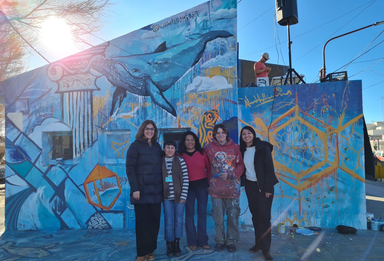 En Caleta Olivia quedó inaugurado el mural “La Ruta del Color Austral” 