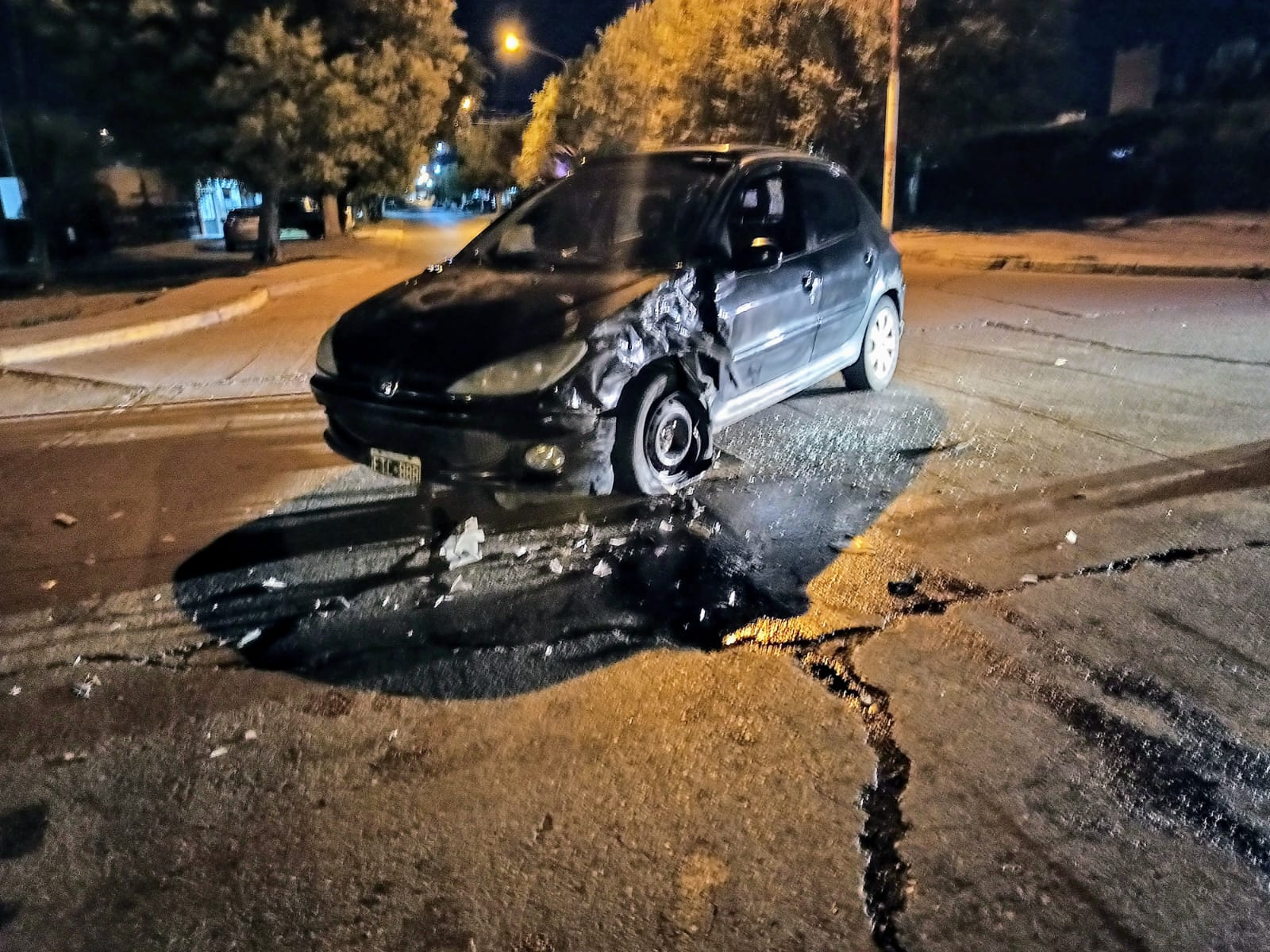 Accidente vehicular provoca corte de tráfico en Fagnano y Rivadavia