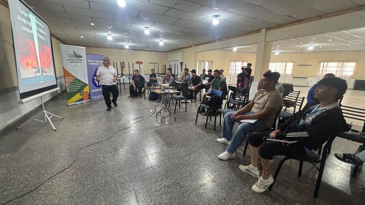 Se realiza con éxito el segundo curso de Operador Seguro de autoelevadores en Caleta Olivia