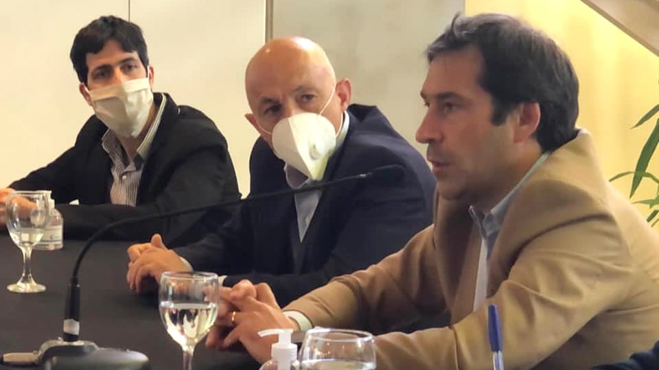 Cotillo y Luque coincidieron en potenciar el trabajo local y afirmaron que el 48% del petróleo que consume el país es de acá