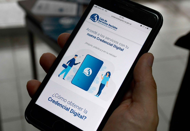 El Gobierno presentó la nueva credencial digital de la Caja de Servicios Sociales
