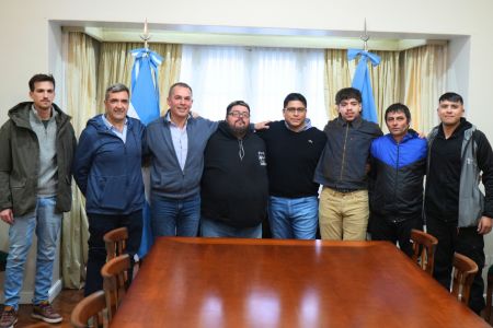 Santa Cruz forma a los futuros operadores de la primera planta de alimento balanceado