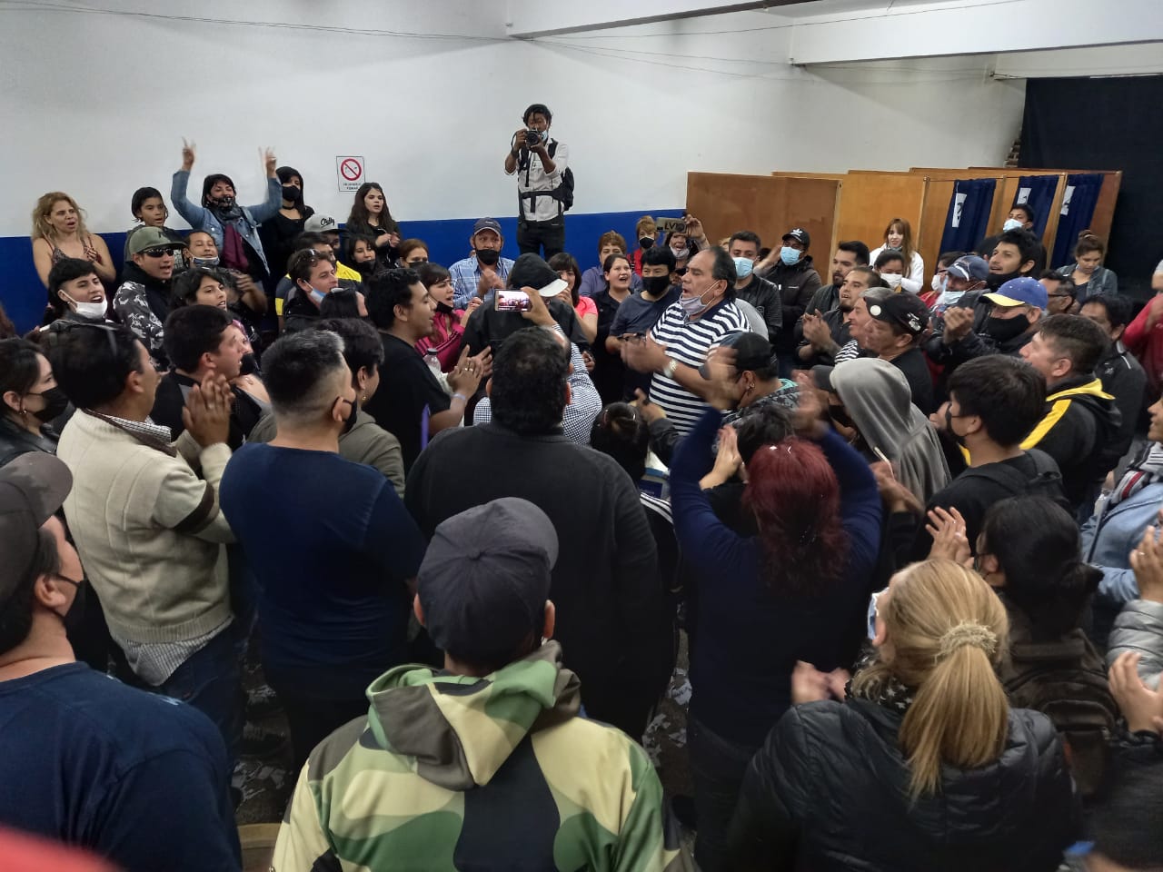 Defender el empleo local: Vidal impulsa más controles a las empresas