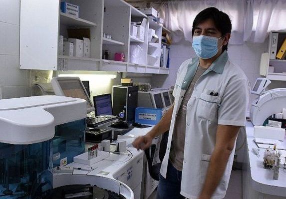 Bioquímico local insiste en la falta de participación del colegio profesional en el control de test Covid