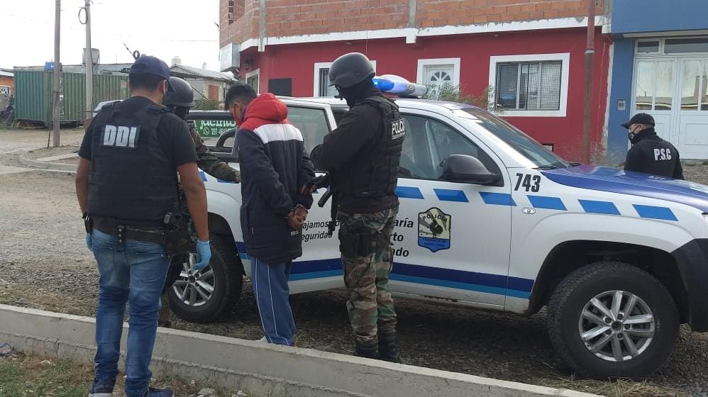 Es traslado a Caleta Olivia: Detienen en Puerto Deseado a un delincuente de Santa Fe que tenia pedido de captura