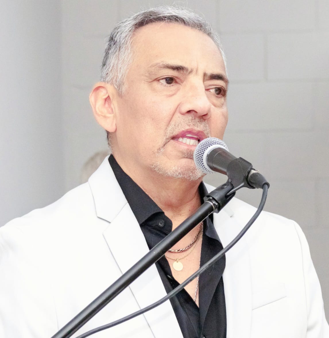 Soloaga calificó de “amenaza pública, chantaje y extorsión” los dichos de Milei 