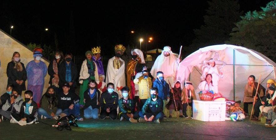 En Cañadón Seco se recreó el pesebre viviente y se encendió árbol navideño