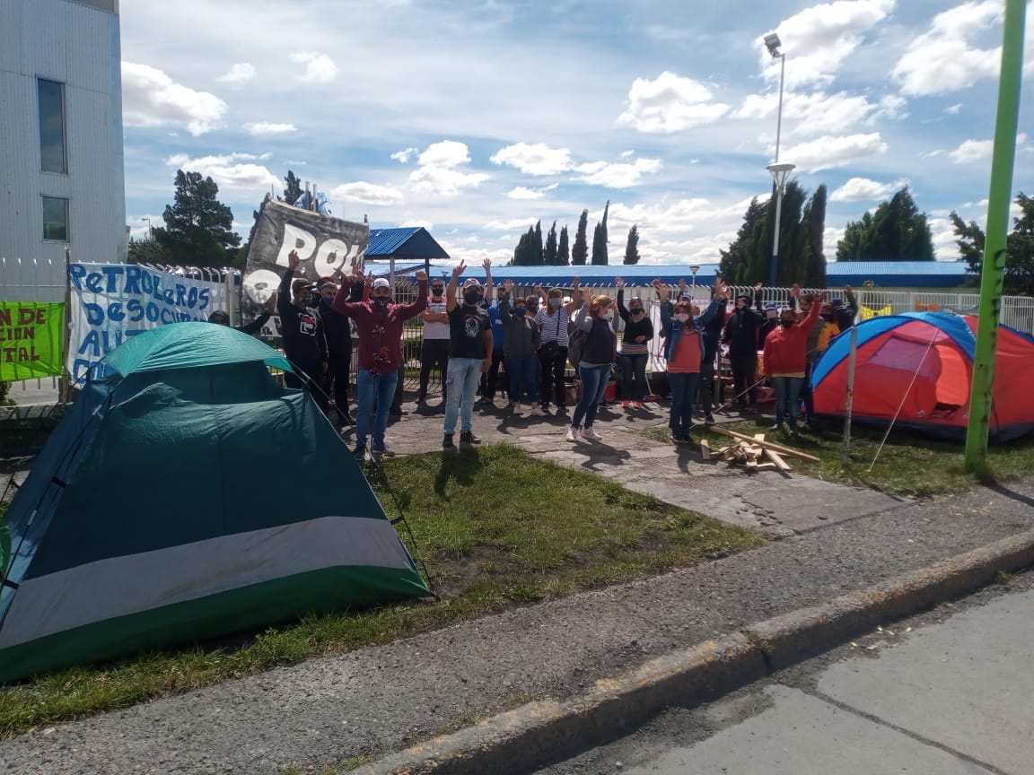 Continua el acampe de desocupados en Las Heras por puestos de trabajo genuino