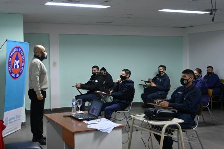 Se realiza con éxito la capacitación de primeros auxilios, RCP y DEA en la Escuela de Policía