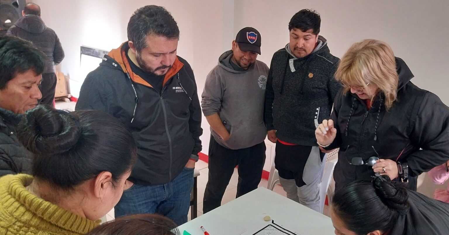 Pablo Carrizo fue convocado por vecinos del barrio Patagonia y aseguró que colaborarán con los servicios