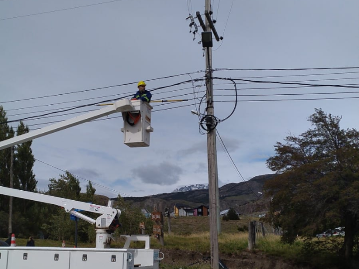 Concluyeron los trabajos de mantenimiento en la línea de media tensión de El Chaltén