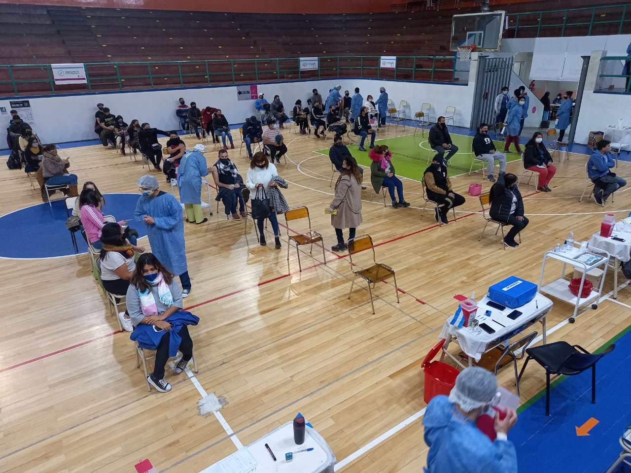 Rumbo a la presencialidad: en Caleta Olivia hoy se está vacunando a 866 docentes