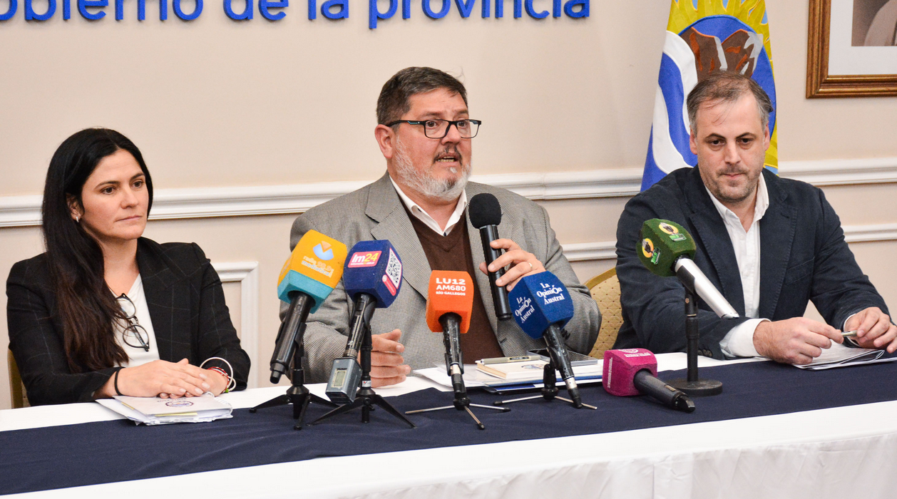 Aparicio analiza la situación social de Santa Cruz