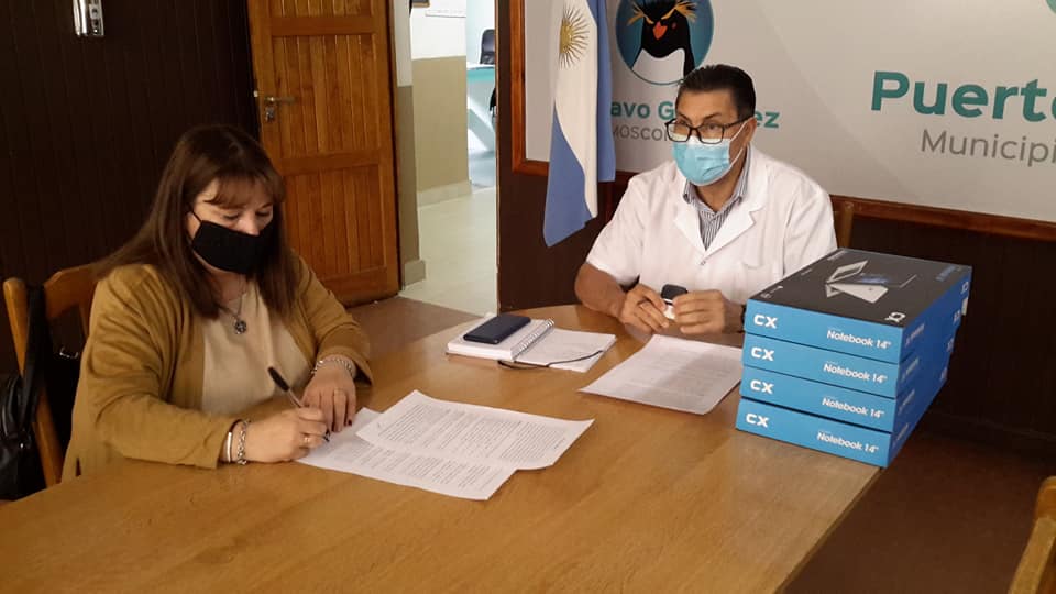 En Puerto Deseado municipio entregó notebooks al Hospital Distrital 