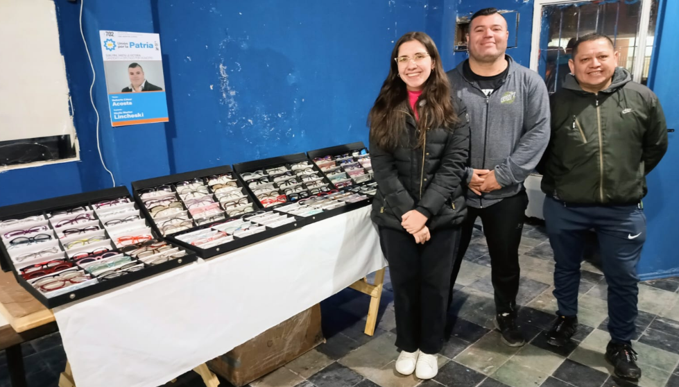 Los candidatos a diputados Acosta y Lincheski invitan a hacerse anteojos desde $9500