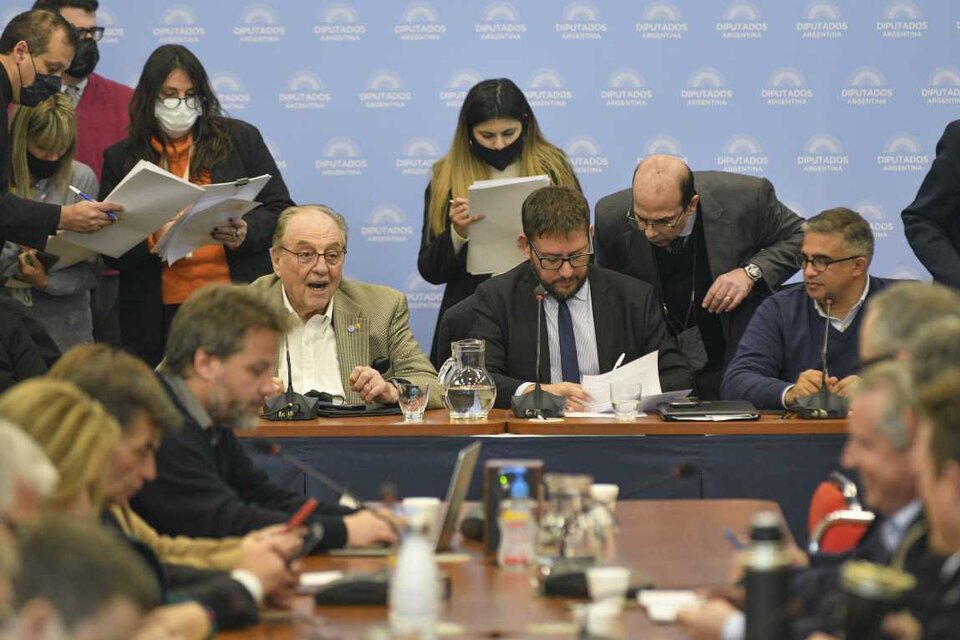 Boleta Única de Papel: La oposición consiguió aprobar el dictamen en Diputados