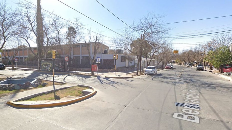 Roban un auto con una beba de 6 meses adentro y la abandonaron en una plaza