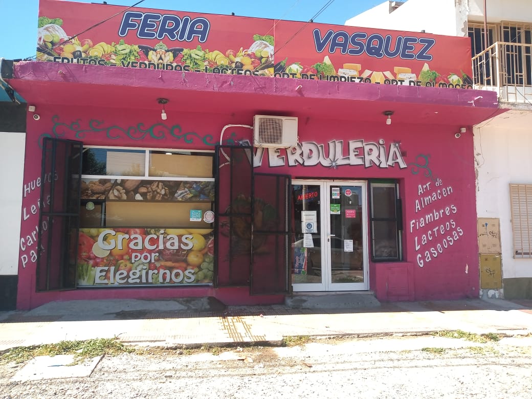 La policia aprehende a un masculino que ingresó a robar a varios comercios de la localidad 