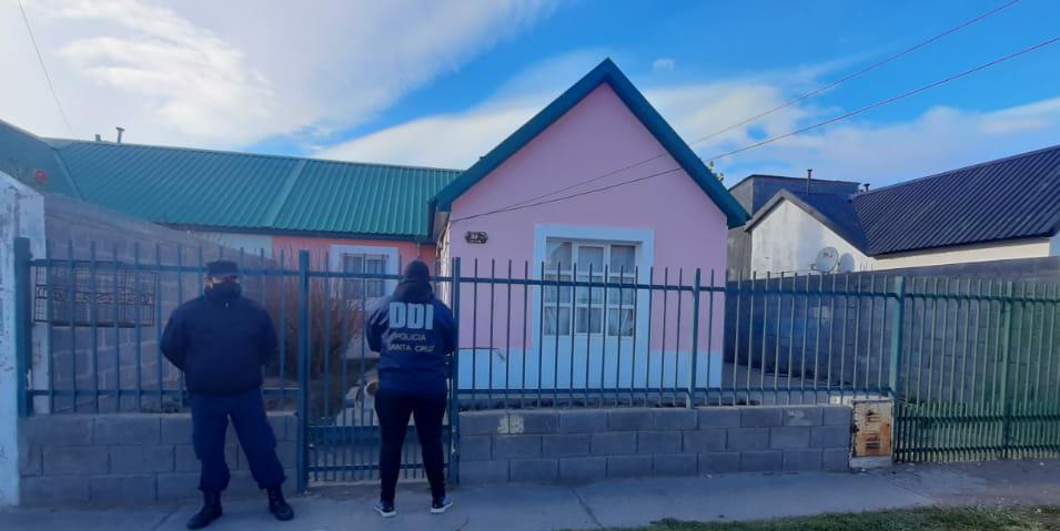 Perito Moreno: detienen en la vía pública a un joven con 50 gramos de marihuana 