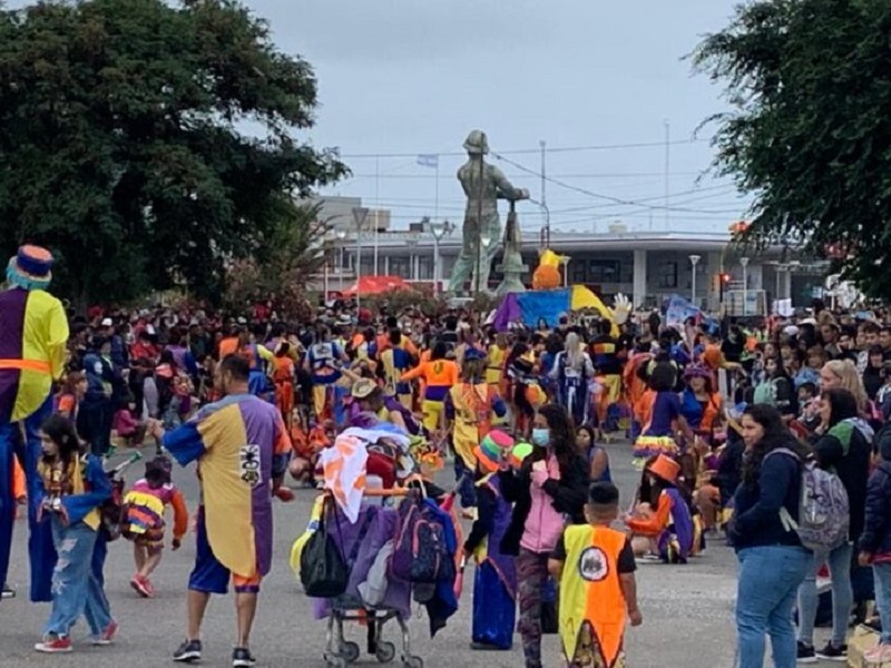 Carnavales 2022: Gran cierre con homenajes, algarabía, música y un amplio marco de público 