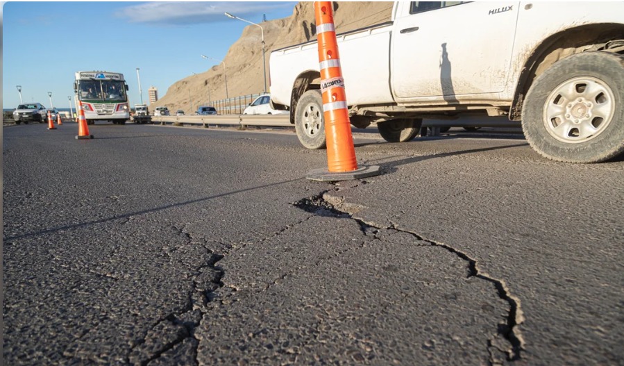 Cortaron el tránsito para camiones sobre la Ruta Nacional 3 y realizan trabajos preventivos en la zona