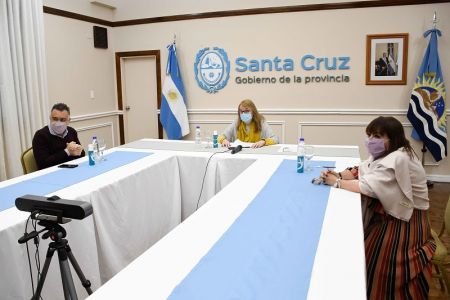 Más de mil notebook e internet gratuito para estudiantes de Santa Cruz