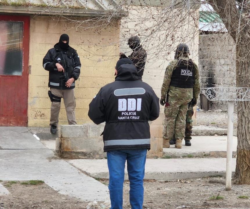 Desmantelan invernadero clandestino de marihuana en barrio Rotary XXIII