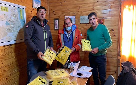 El concejal Bazán hizo entrega de indumentaria para el personal de Protección Civil de Caleta Olivia