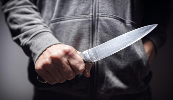 Chofer de Taxi Coop fue amenazado con un cuchillo y le robaron 5 mil pesos: sigue el peligro